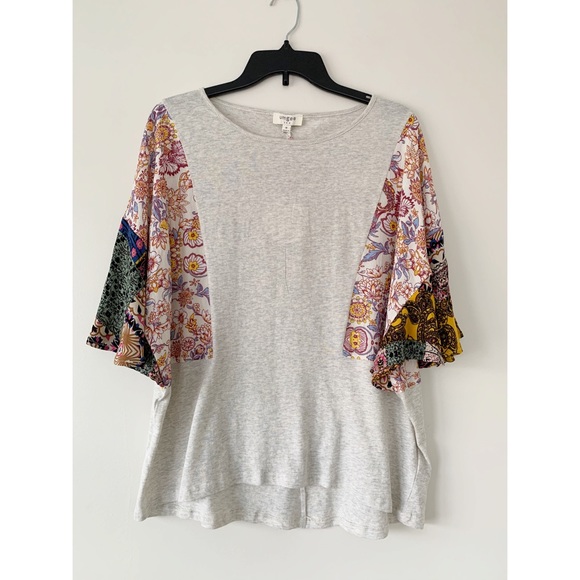 Umgee Linen Contrast Trim V-Neck Blouse main image 1